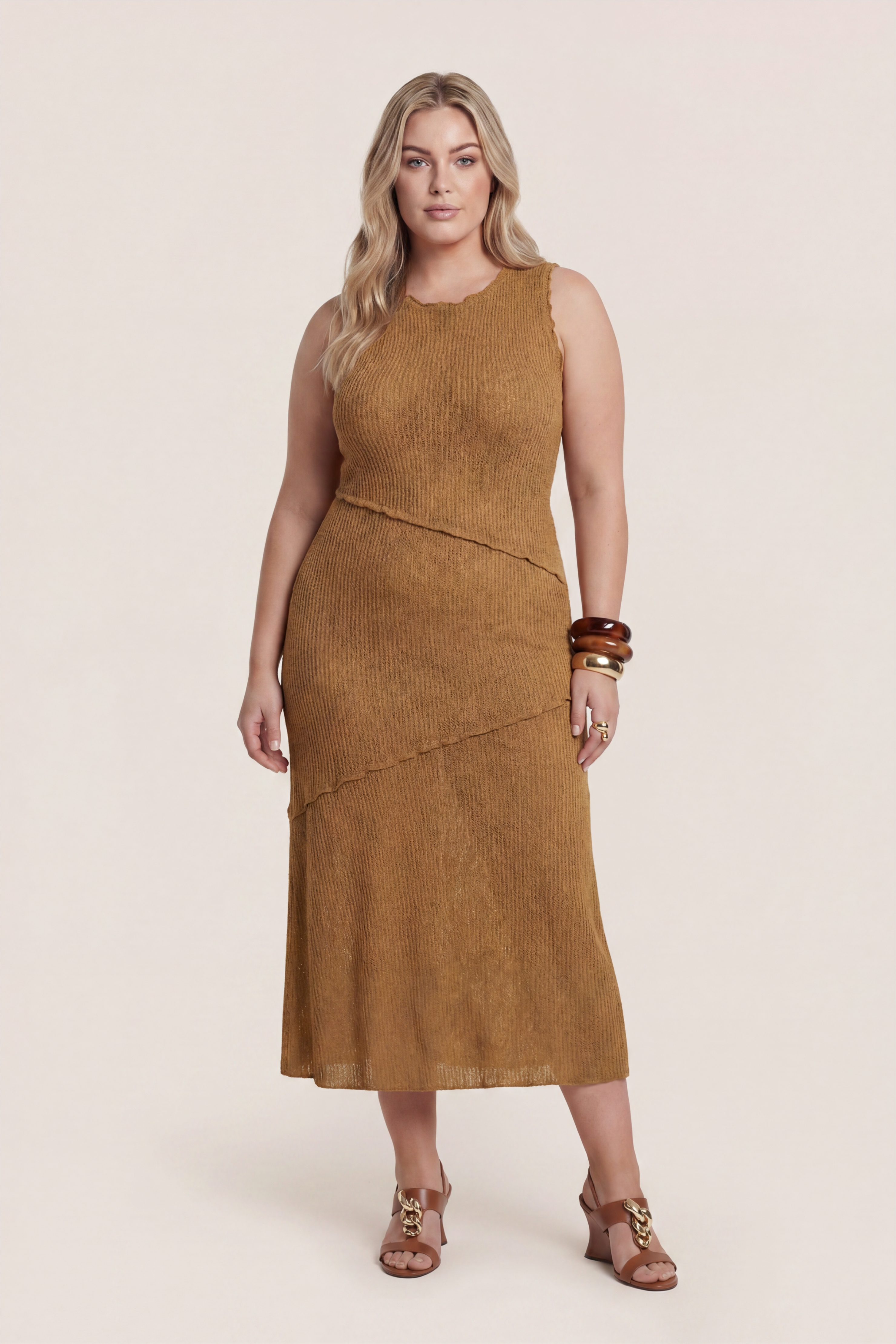 Look 3 da coleção Sprezzatura Essence All Curves, moda plus size